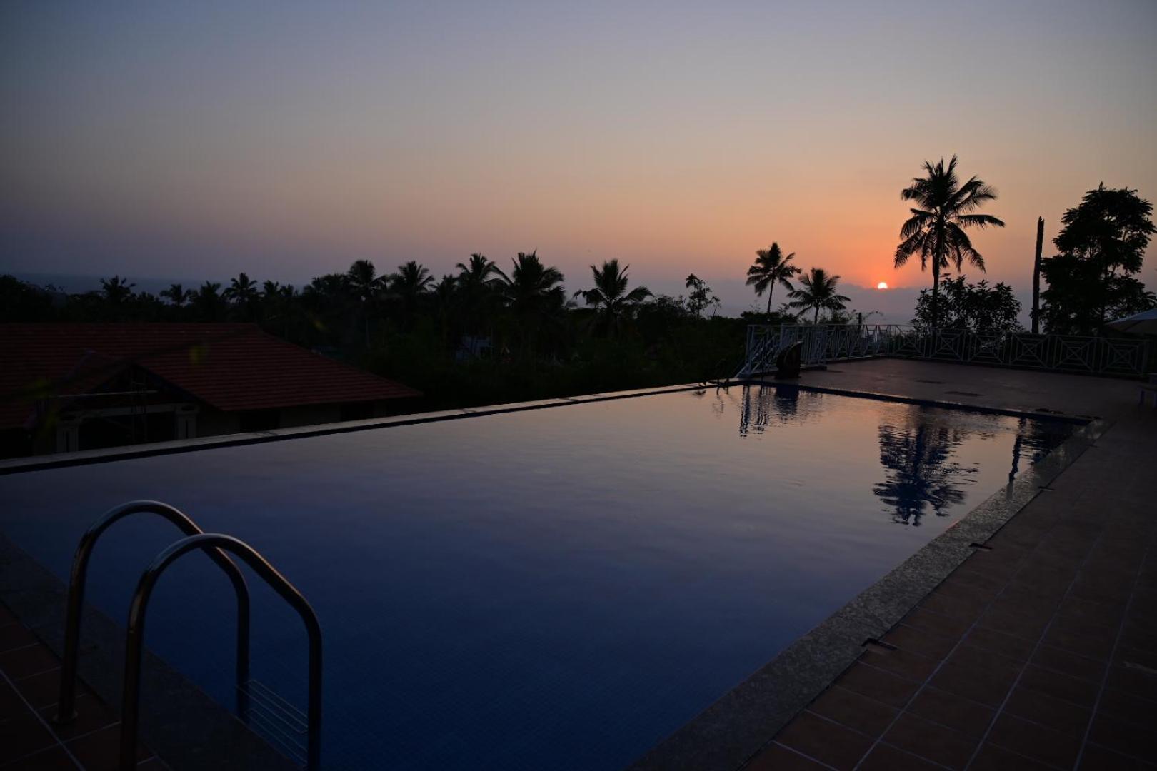 Aadisaktthi Leisure Resort, Kovalam Thiruvananthapuram Екстериор снимка