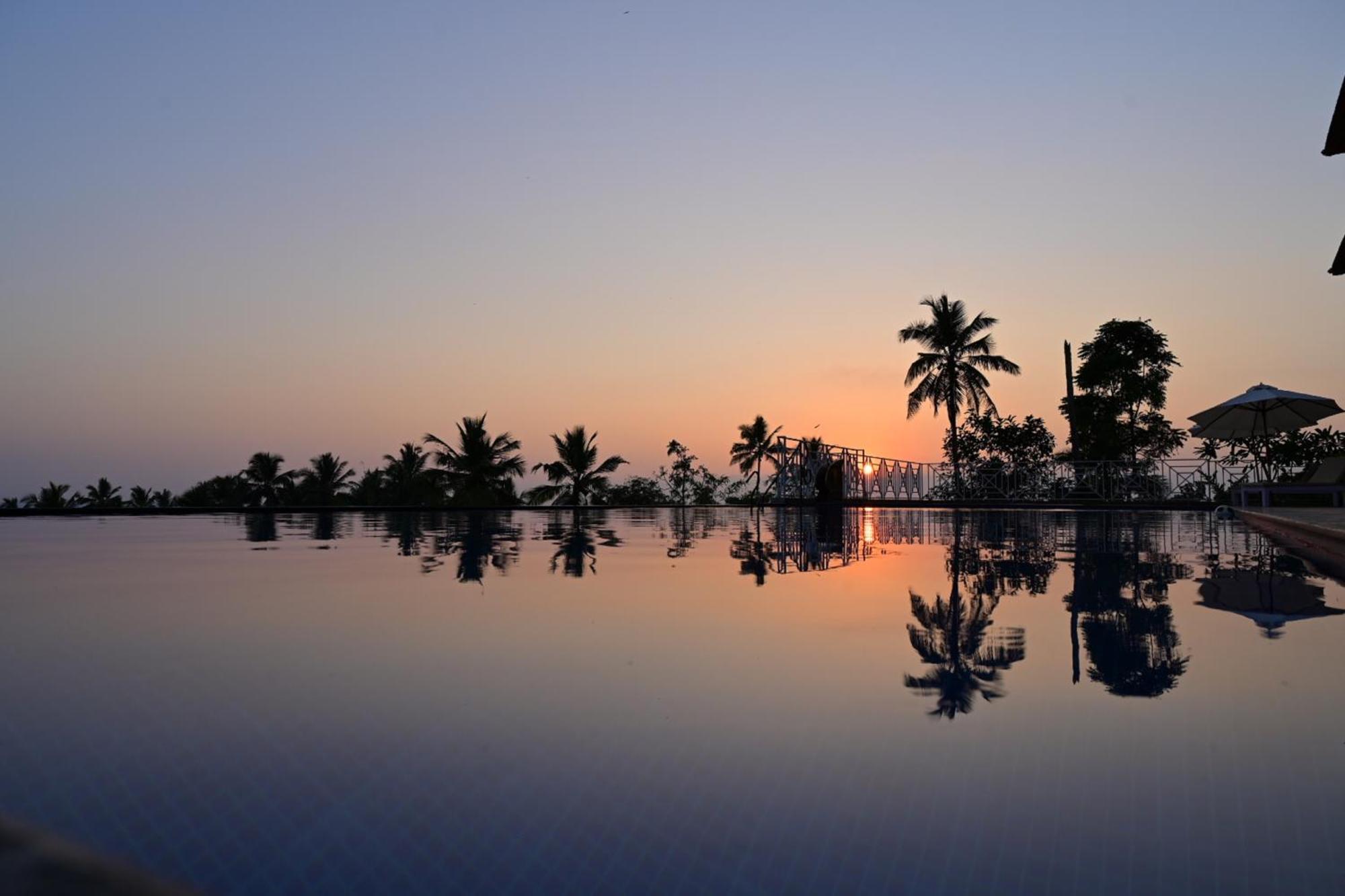 Aadisaktthi Leisure Resort, Kovalam Thiruvananthapuram Екстериор снимка